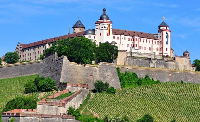 Крепость Мариенберг в Германии